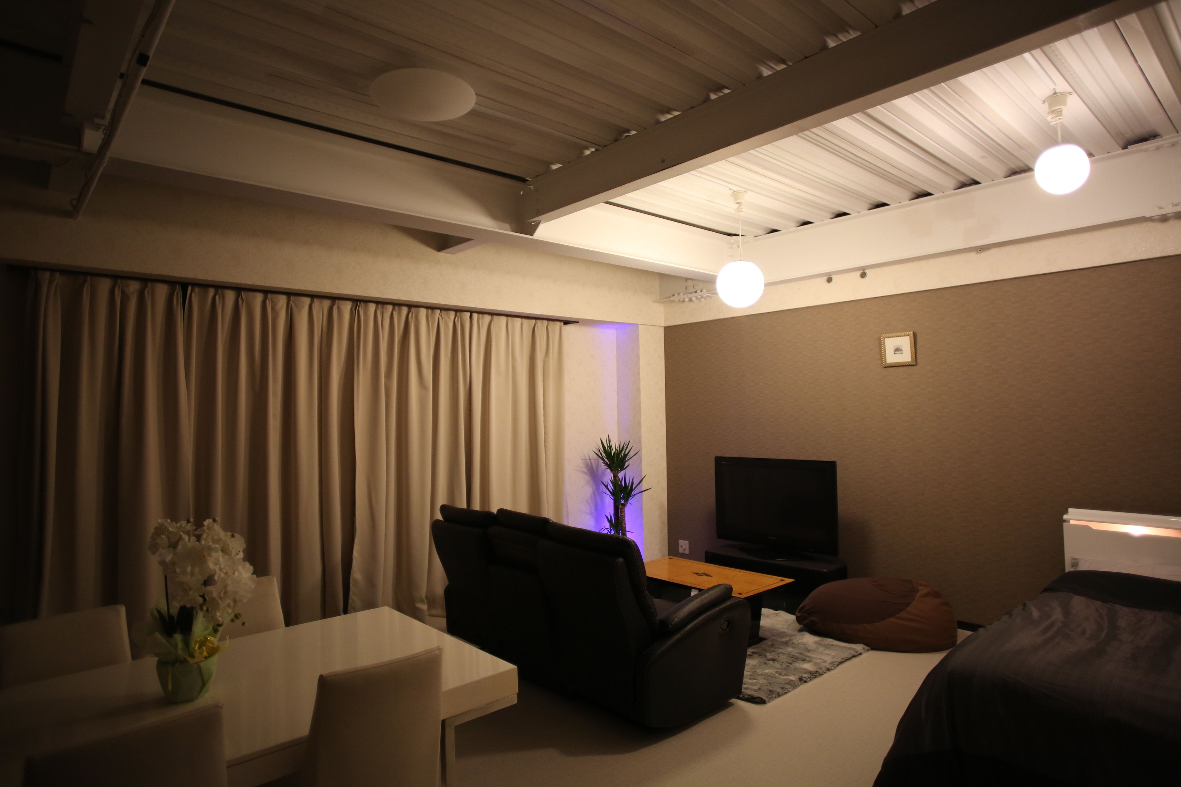 1 bedroom, blackout curtains, free WiFi, bed sheets