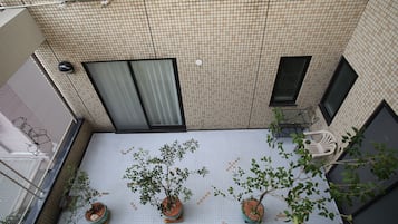 1 bedroom, blackout curtains, free WiFi, bed sheets