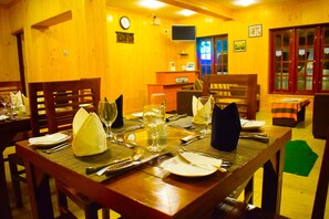 Reception - Blue Moon Hotel (Nuwara Eliya)