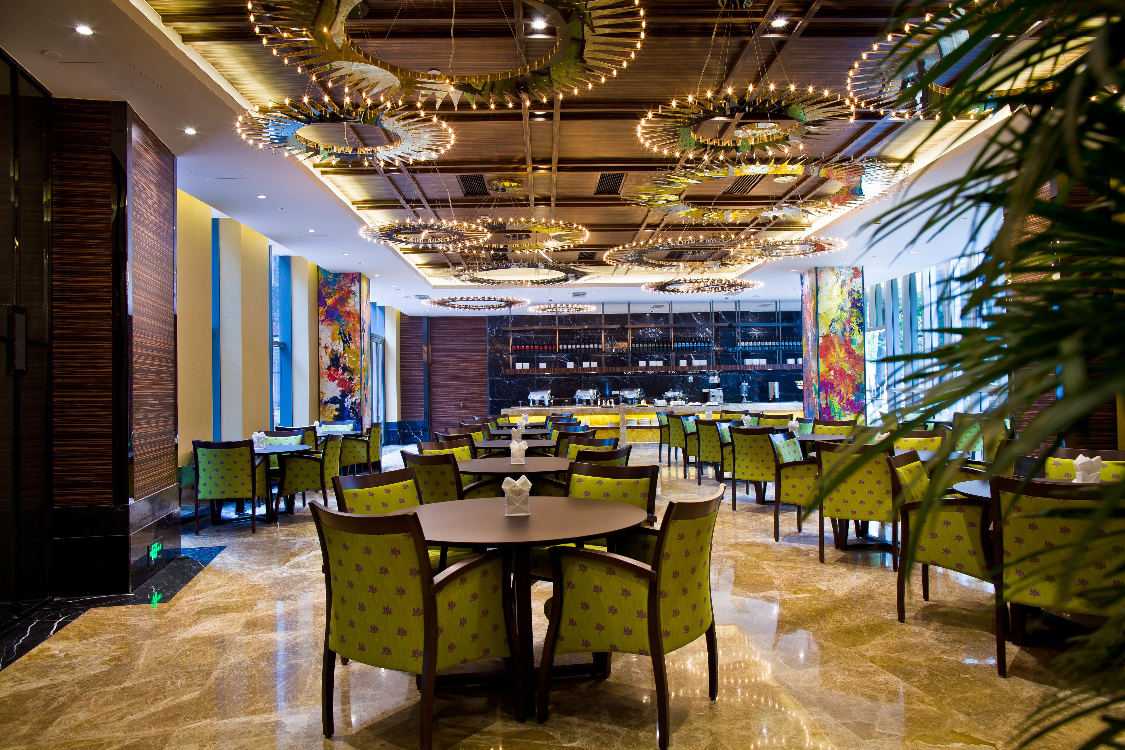 Café da manhã com buffet todos os dias (CNY 68 por pessoa) 