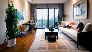 Premium bedding, minibar, in-room safe, desk - Spring Hotel International Shanghai Pudong (Shanghai)