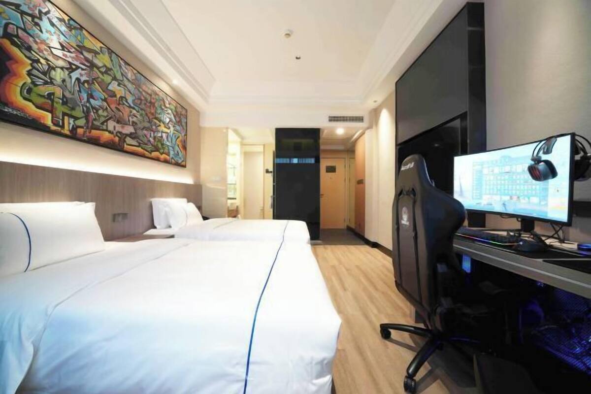 Minibar, in-room safe, desk, blackout drapes