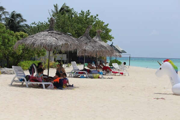 Utsikt mot strand/hav