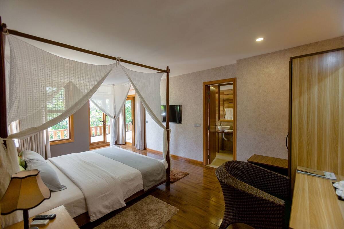 Betten mit Memory-Foam-Matratzen, Minibar, Zimmersafe, Schreibtisch