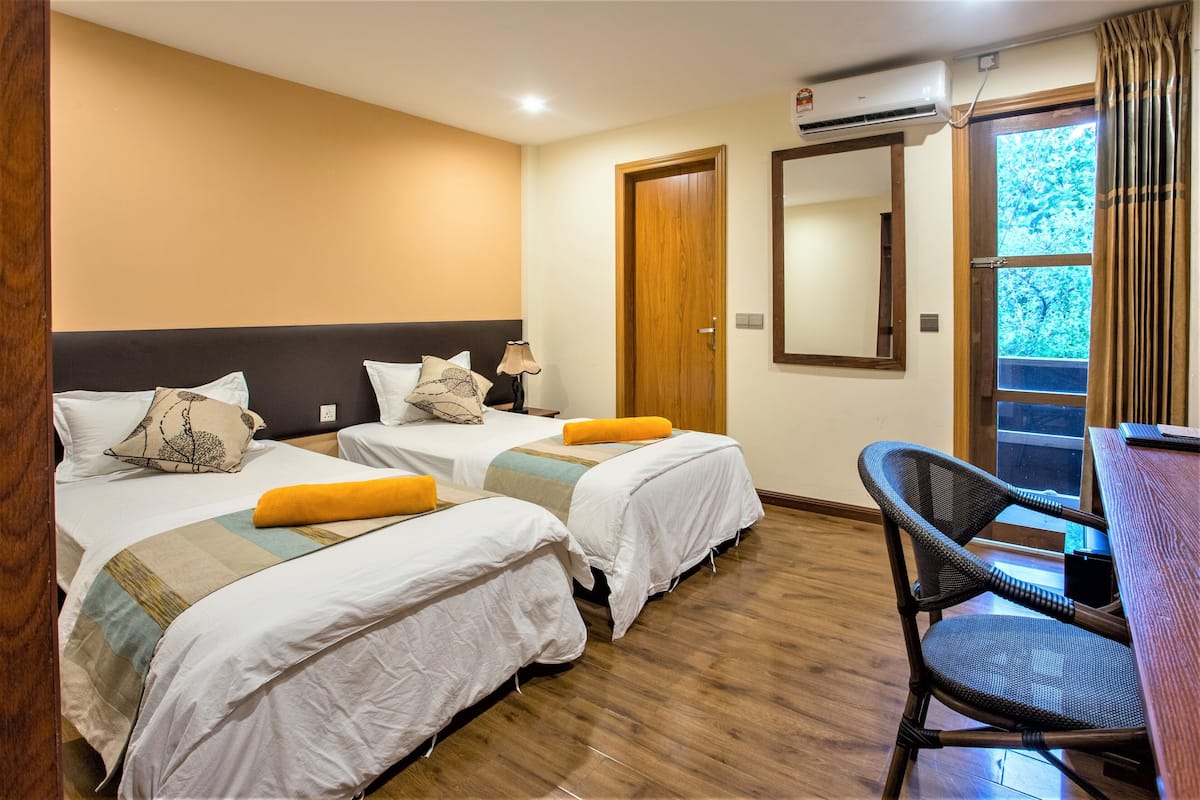 Family Suite, 2 Bedrooms, 2 Bathrooms (20% off on Return Shared Speed Boat transfer from Airport) | Lit avec matelas en mousse à mémoire, minibar, coffre-fort, bureau