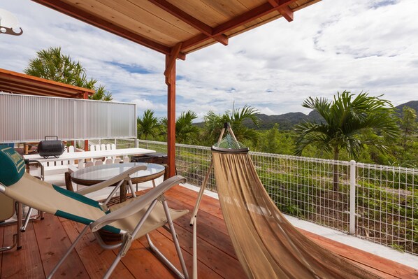 Mökki, tupakointi kielletty (D) | Näkymä parvekkeelta