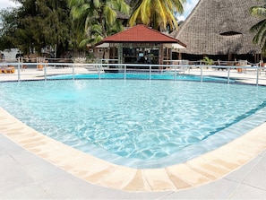 Outdoor pool, sun loungers