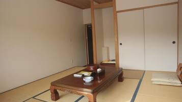 Japanese Standard Room 6~8 Tatami Space
