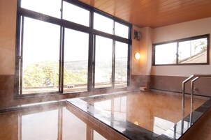 Bañera de hidromasaje interior