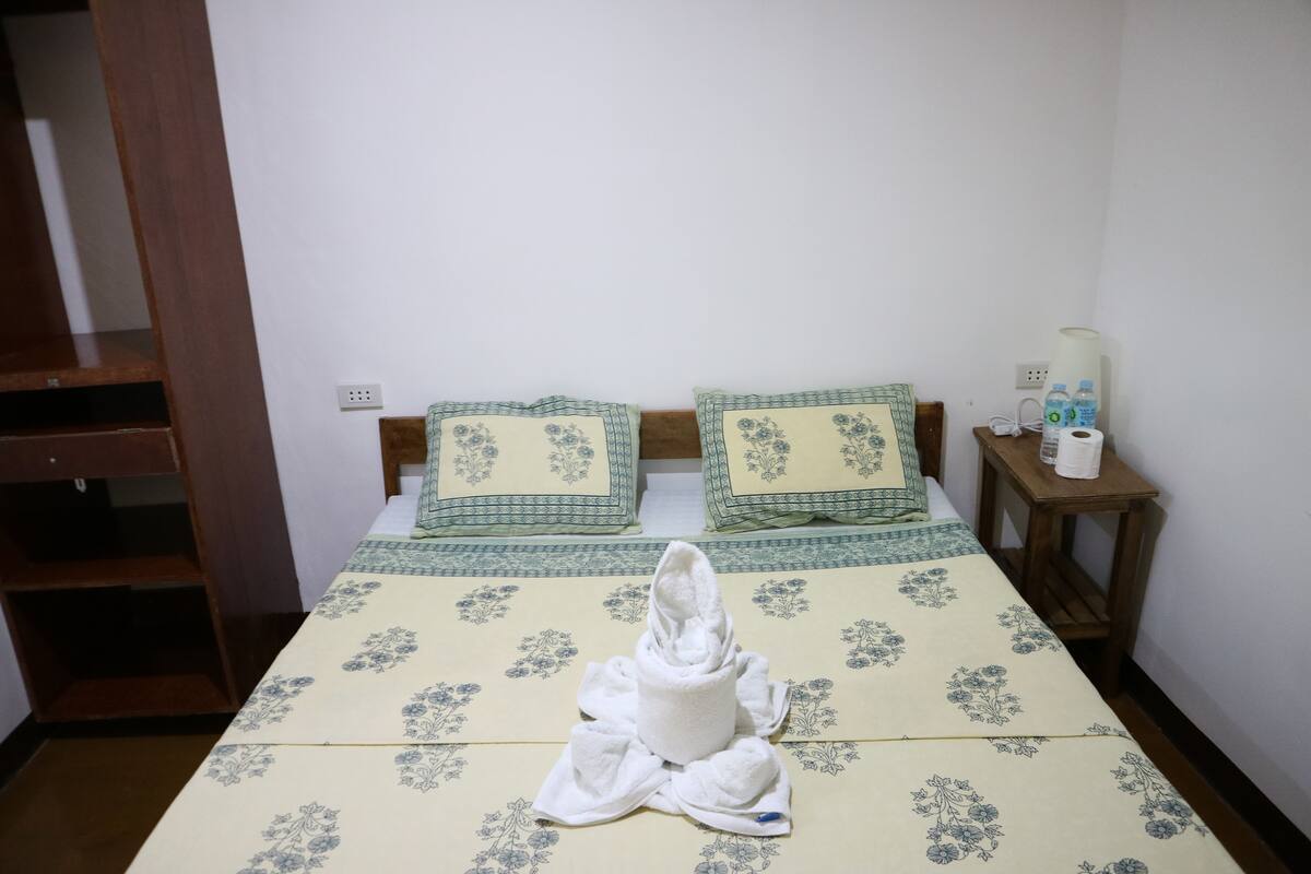 In-room safe, iron/ironing board
