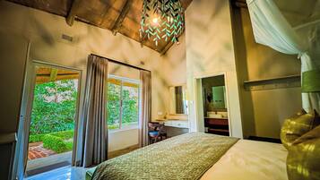 Deluxe Room, 1 Double Bed | In-room safe, free WiFi, bed sheets