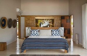 Luxury-Villa, 5 Schlafzimmer, eigener Pool, Meerblick (with 1 chef, 2 housekeepers, 1 butler)