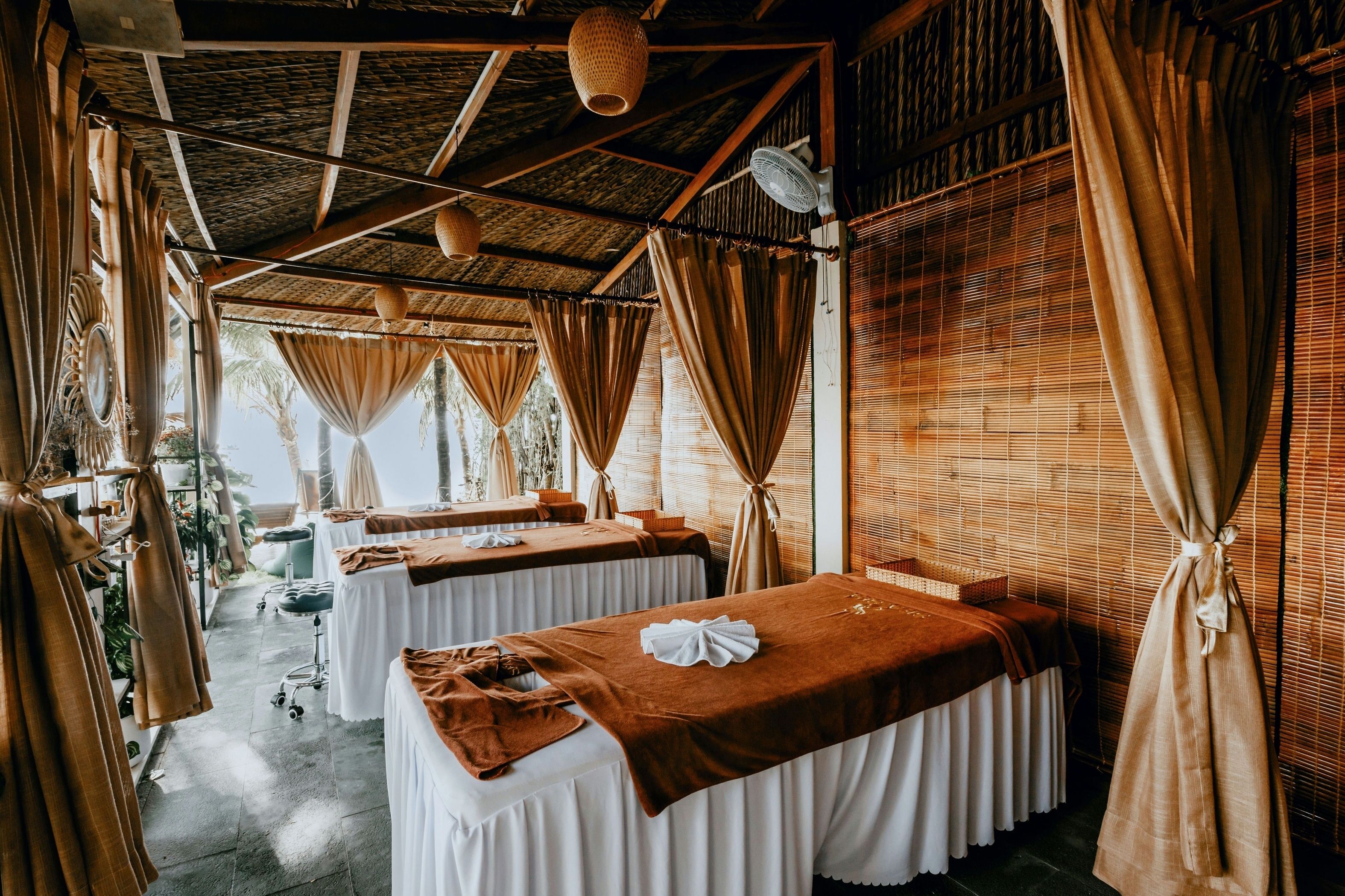 body treatments, aromatherapy, body wraps, body scrubs, facials