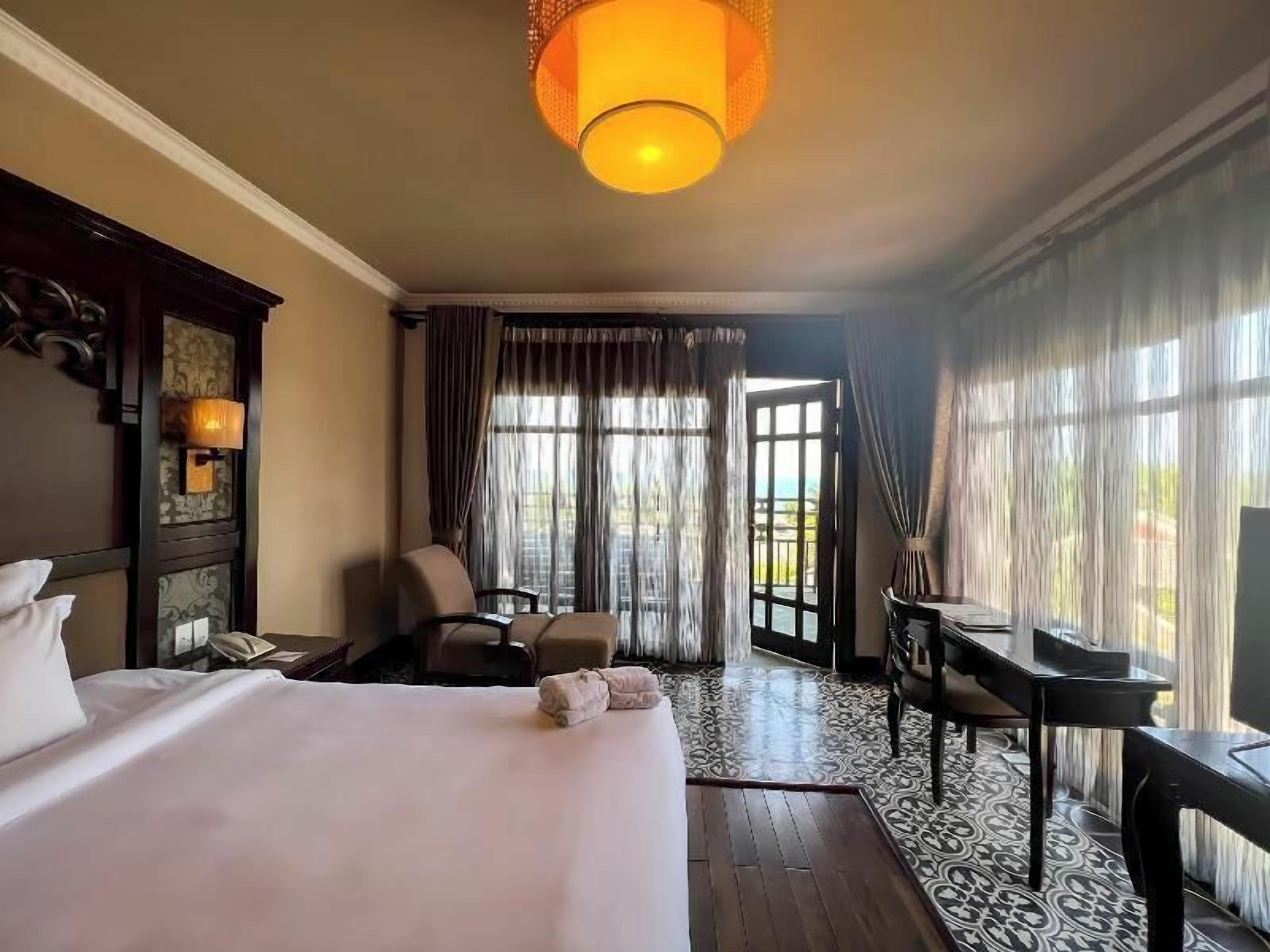 Ropa de cama de alta calidad, camas con efecto memoria y minibar 