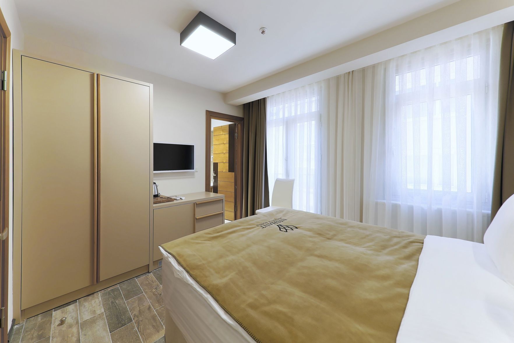 Minibar, in-room safe, desk, soundproofing