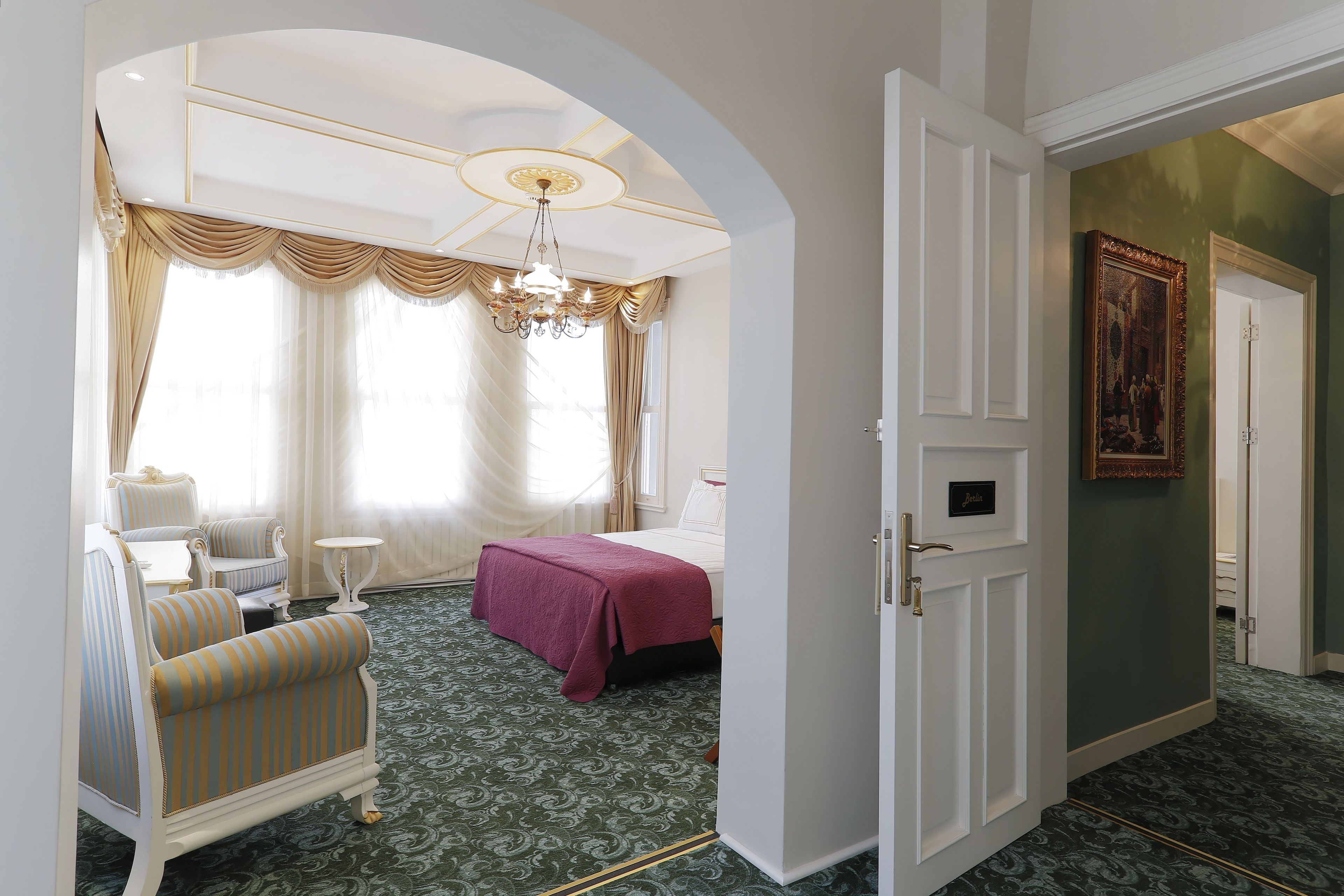 grand suite | minibar, in-room safe, desk, soundproofing