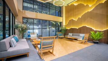 2 บาร์/เลานจ์, 2 บาร์ริมสระว่ายน้ำ, บาร์ในสระว่ายน้ำ, บาร์ริมหาด