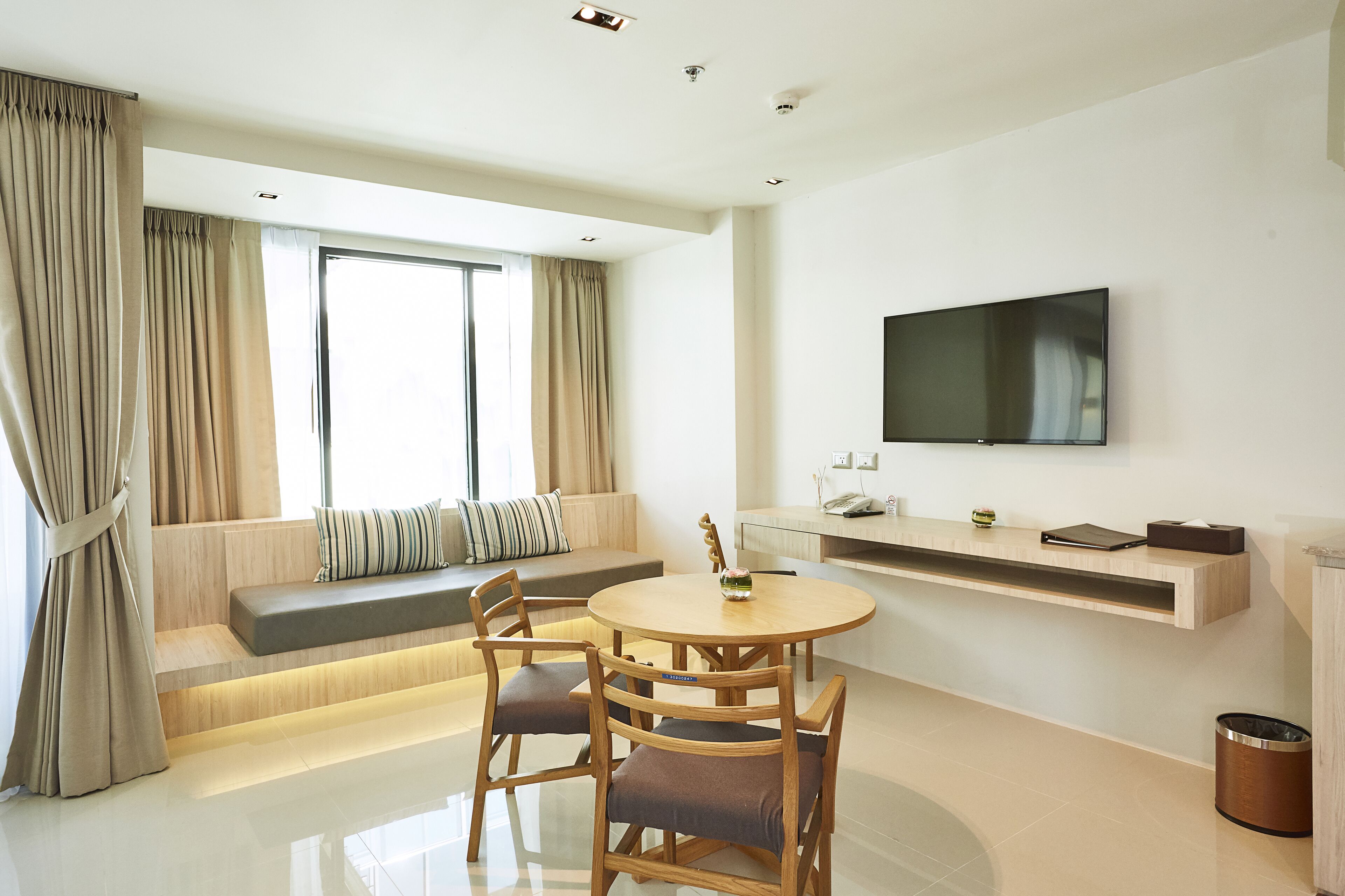 grand deluxe pantry | living area | 42-inch tv with cable channels