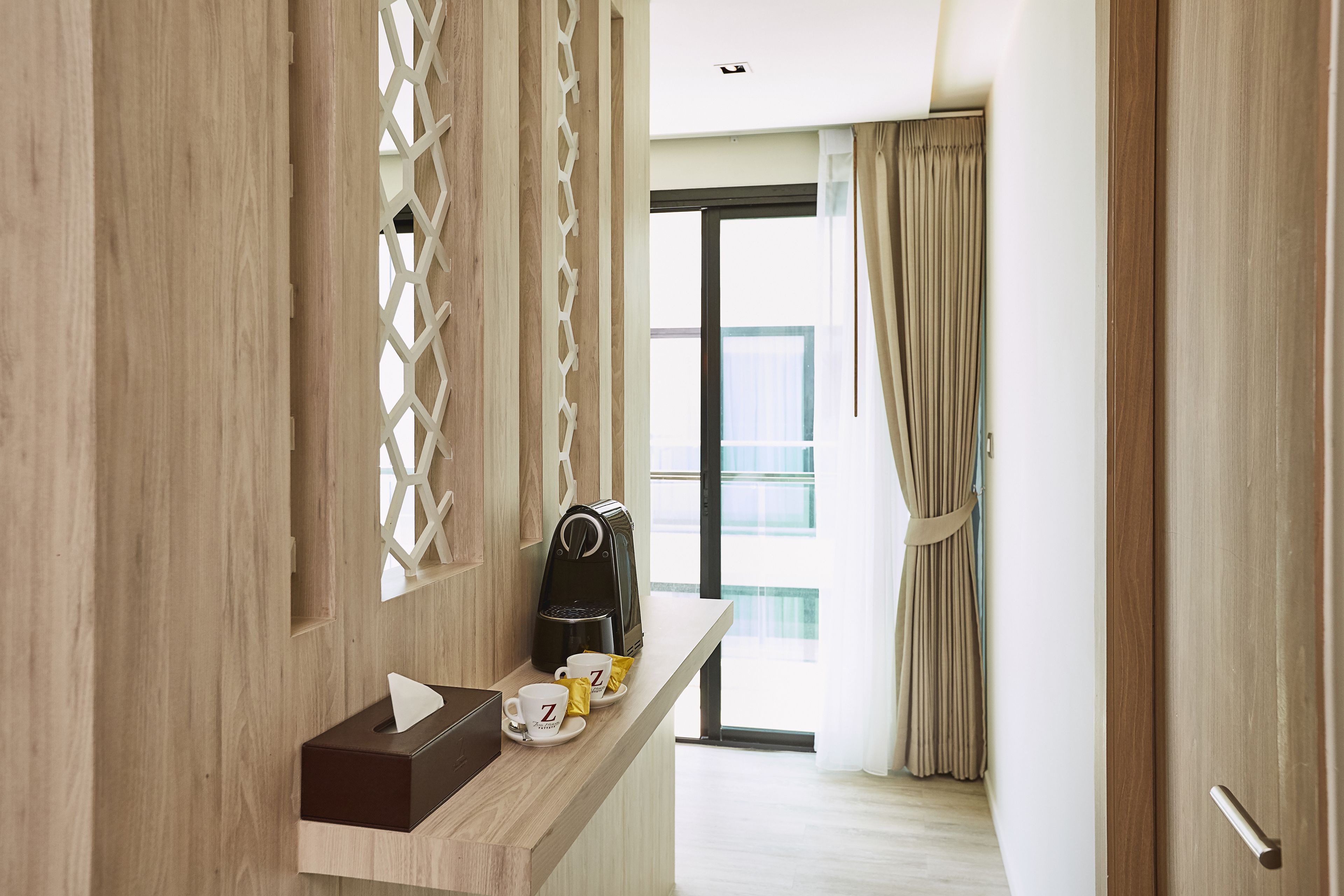 grand deluxe corner | coffee and/or coffee maker