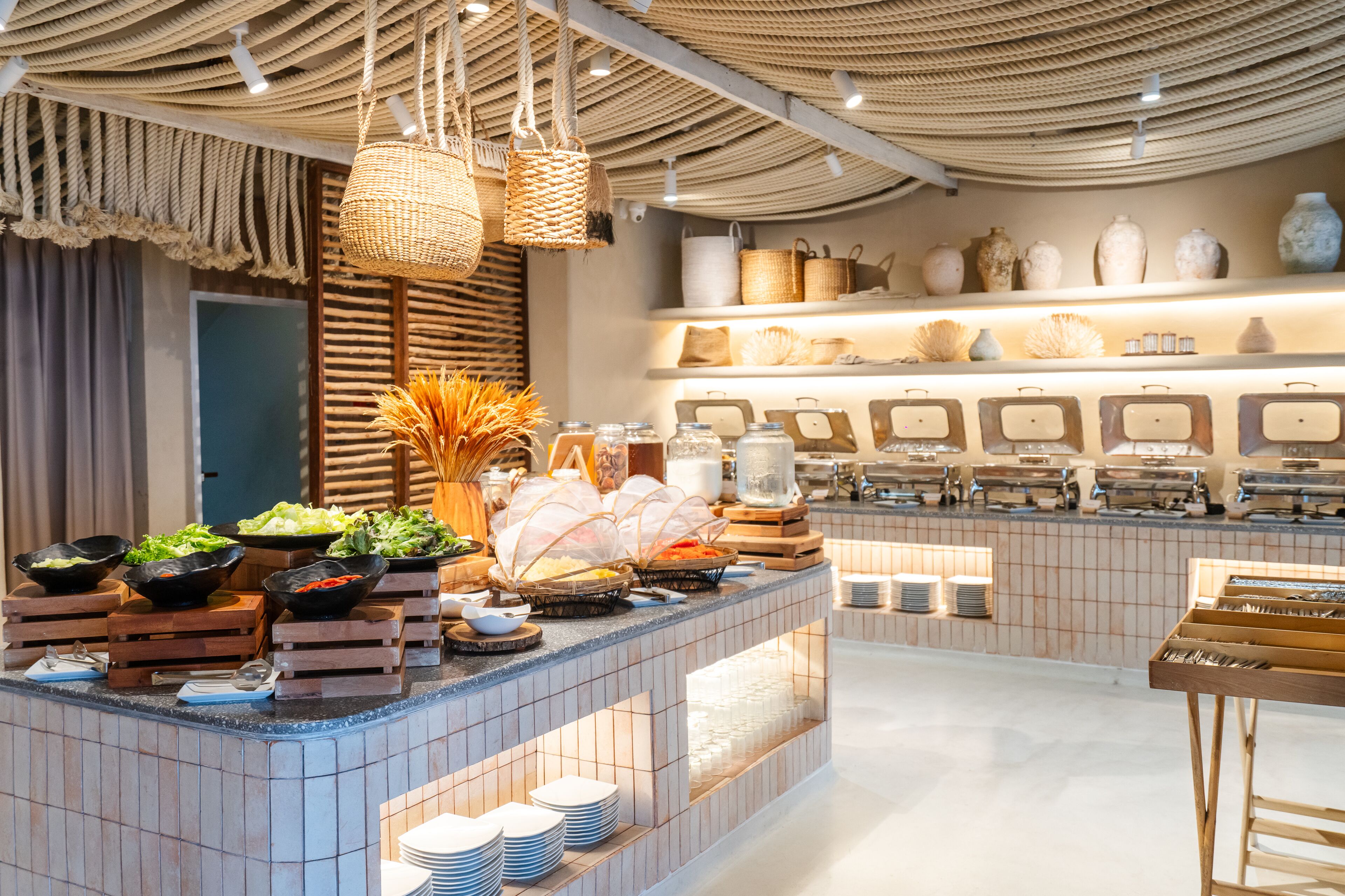 daily buffet breakfast (thb 250 per person)