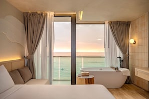 Seaview Skybath | Egyptian cotton sheets, premium bedding, minibar, in-room safe - Zand Morada Pattaya (Pattaya)