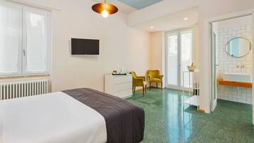Grand Double Room, 1 Queen Bed, Balcony | Desk, cribs/infant beds, free WiFi, bed sheets