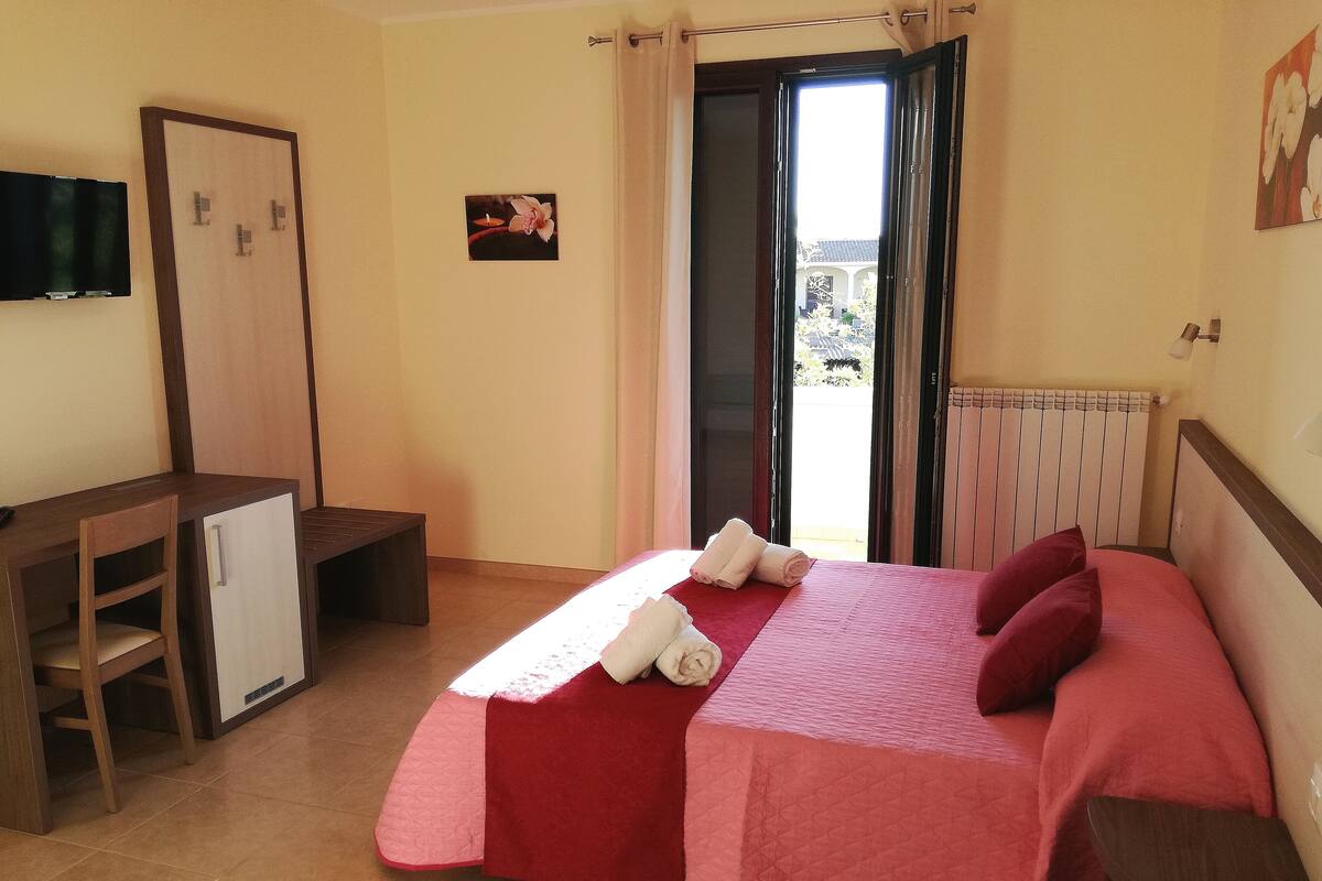 Comfort Double Room, 1 Bedroom, Pool View, Tower | 1 bedroom, premium bedding, desk, laptop workspace