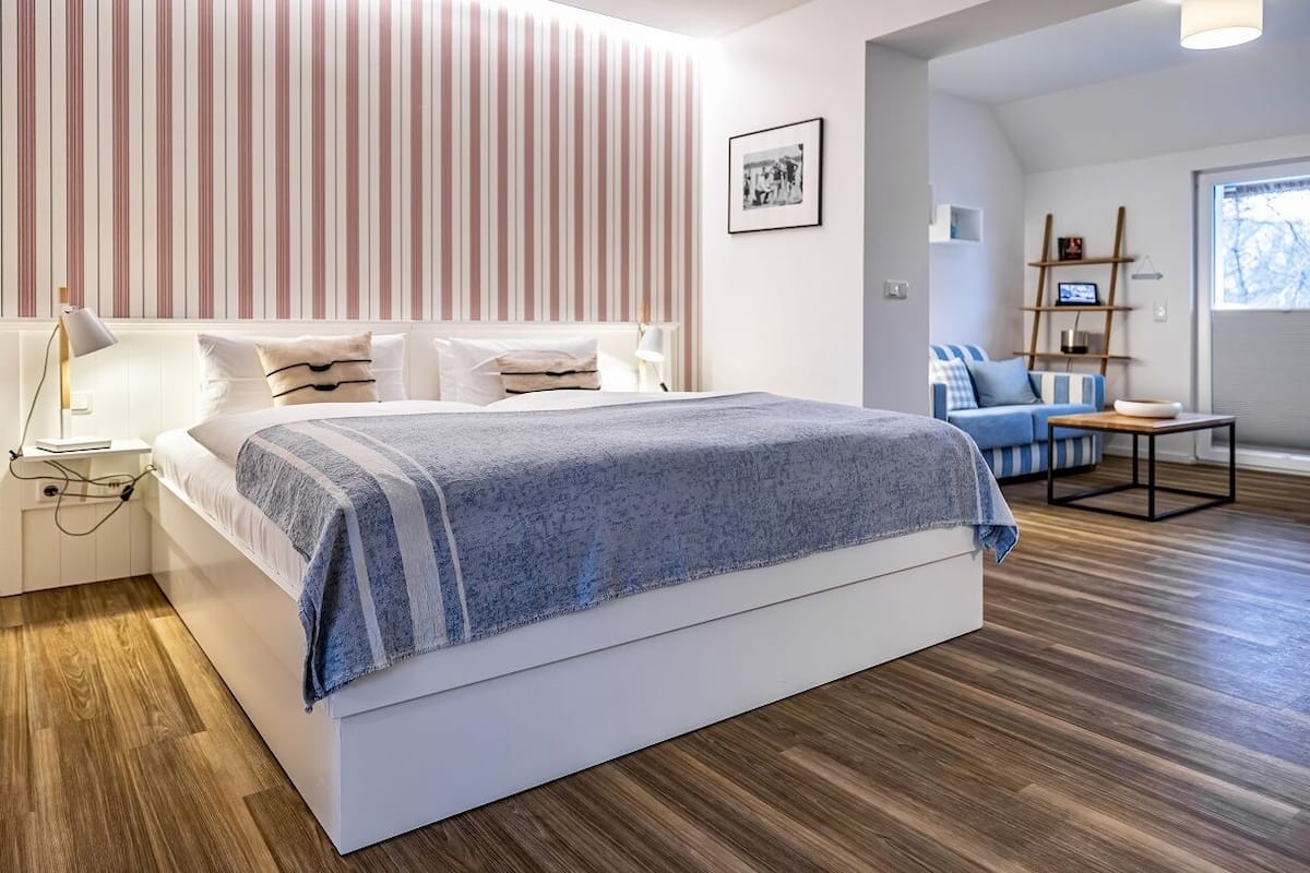 double room (petterson) | in-room safe, free wifi, bed sheets