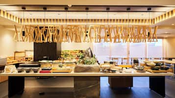 Desayuno buffet todos los días (con cargo)