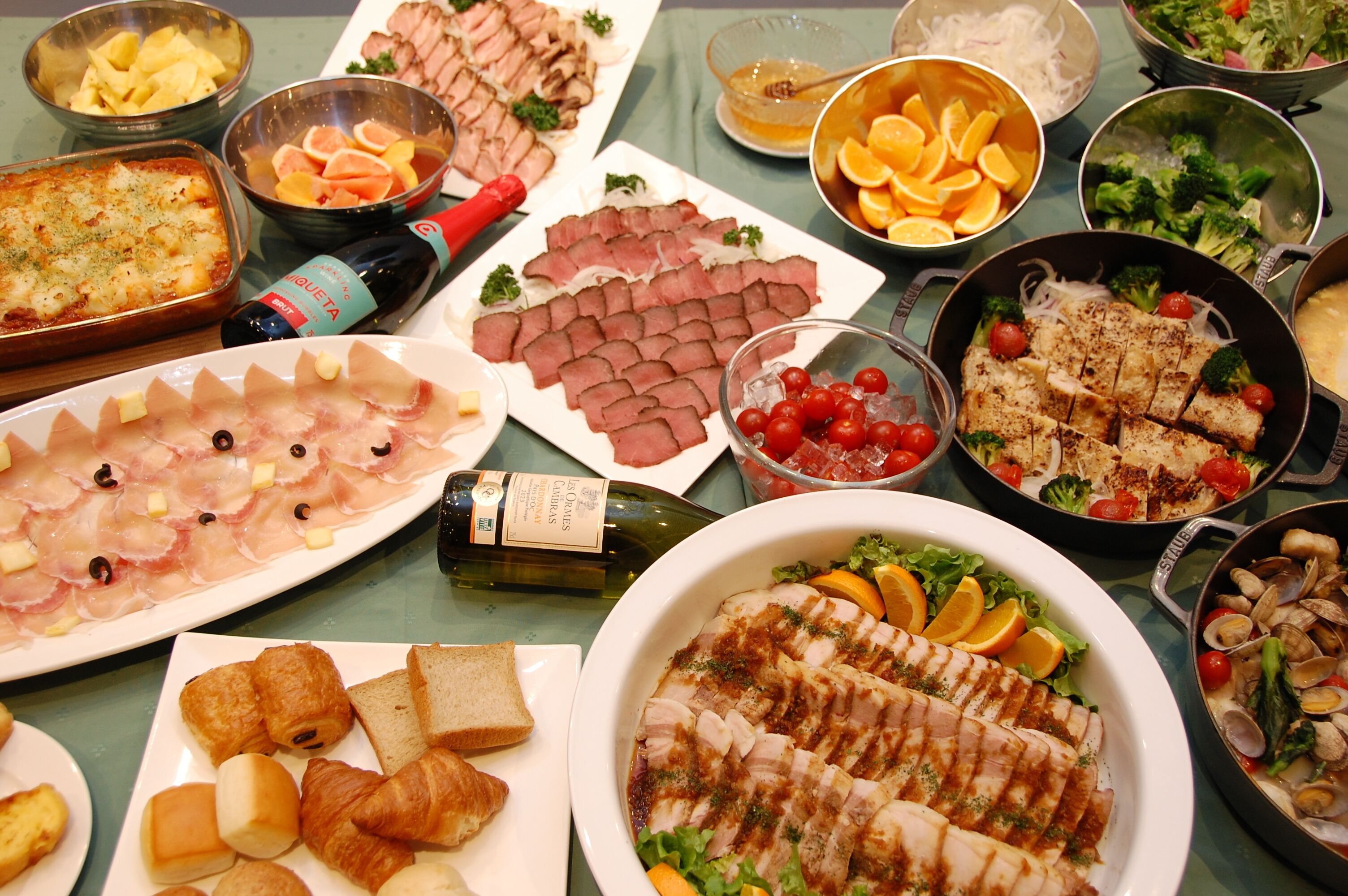 daily buffet breakfast for a fee