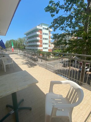 ระเบียง