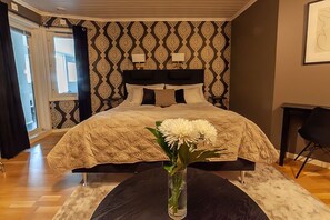 Individually decorated, individually furnished, desk, blackout curtains - Hotell Ronja (Vimmerby)