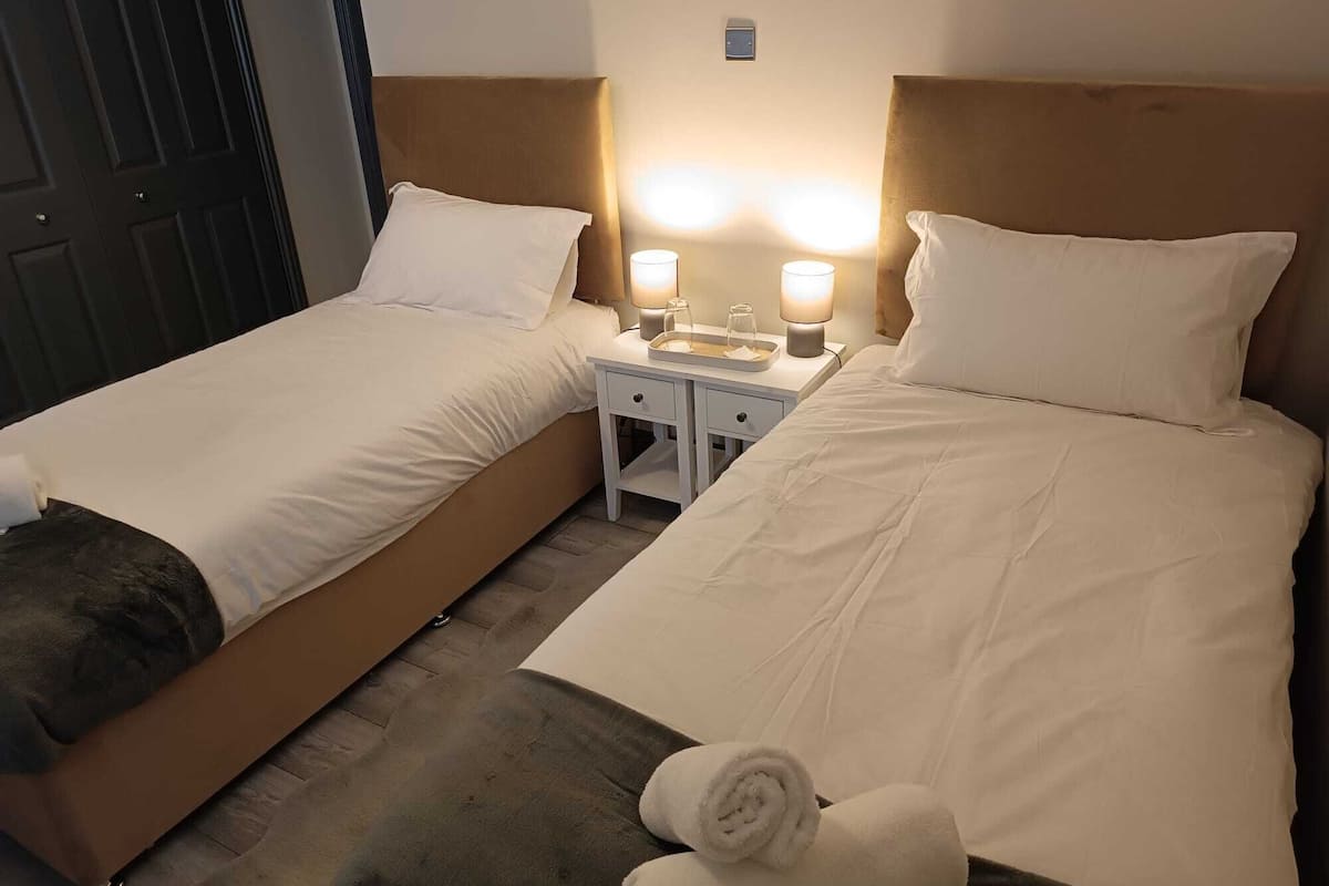 Standard Twin Room, Shared Bathroom | 1 bedroom