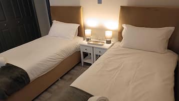 Standard Twin Room, Shared Bathroom