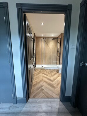 Quarto casal standard, banheiro compartilhado | Banheiro