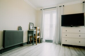 Standard Double Room, Shared Bathroom - Woodgrove Holiday Homes, Inverness (Inverness)