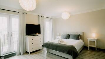 Standard Double Room, Shared Bathroom