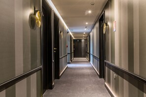 Hallway - Hôtel Restaurant Au Bœuf Couronné (Paris)