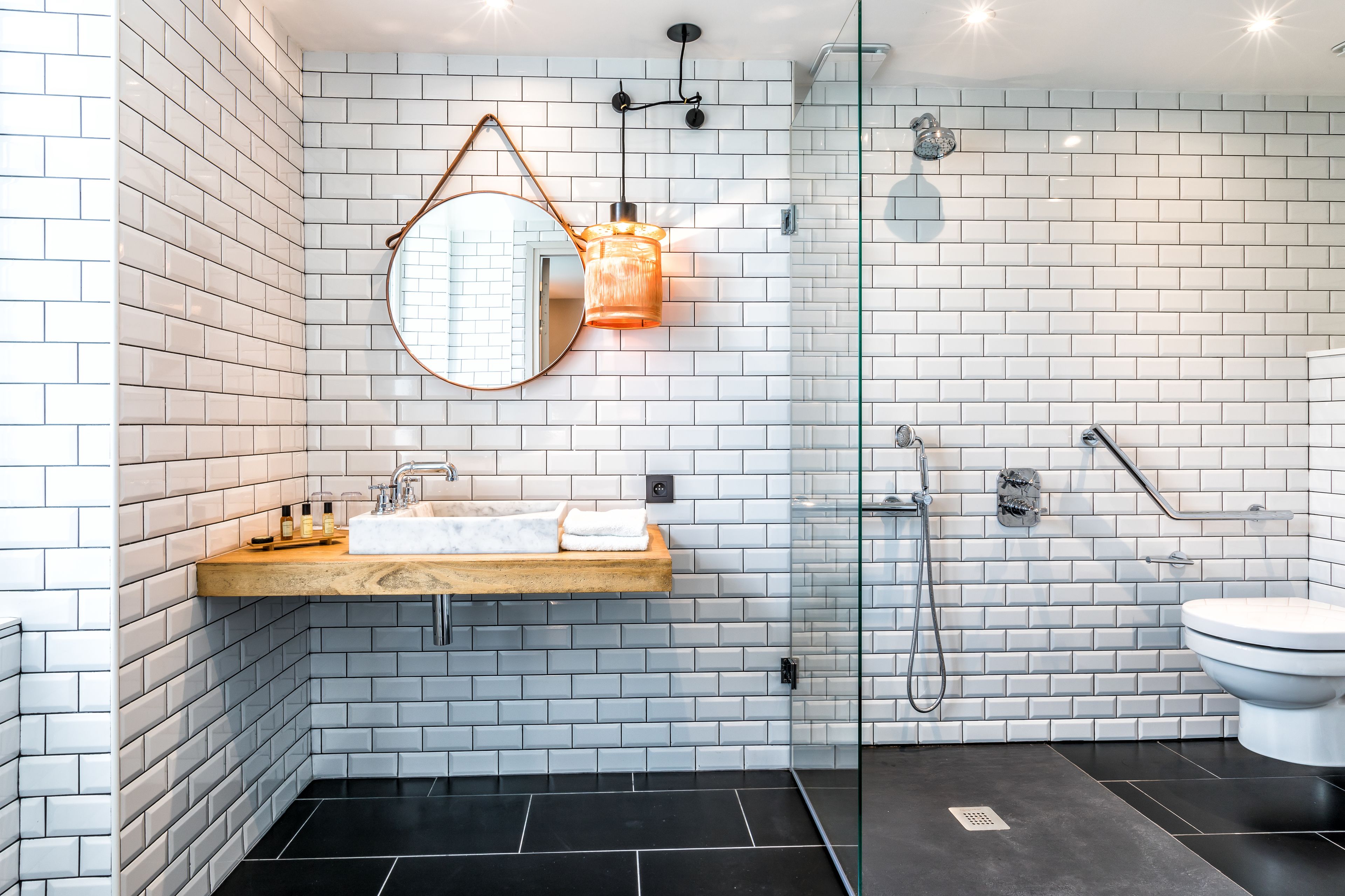 double room, accessible | bathroom | shower, free toiletries, hair dryer, towels