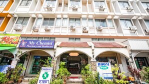 Exterior - OYO 320 Regent 2002 Guest House (Patong)
