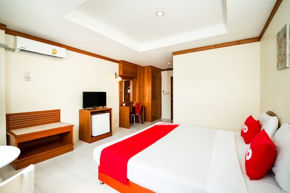 Habitación doble superior | Escritorio, cortinas blackout, wifi gratis y ropa de cama