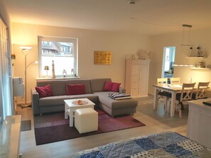 Basic Apartment, Beachside | Living room