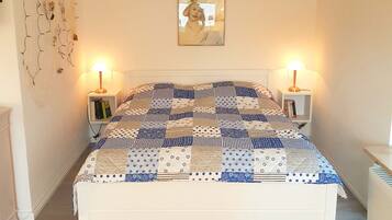 Basic Apartment, Beachside | Room amenity
