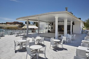Aperto a colazione, pranzo e cena