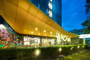 Exterior - YELLO Hotel Manggarai Jakarta (Jakarta)