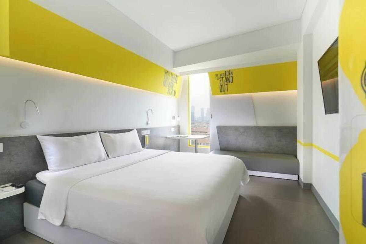 Caja fuerte, escritorio, wifi gratis y ropa de cama