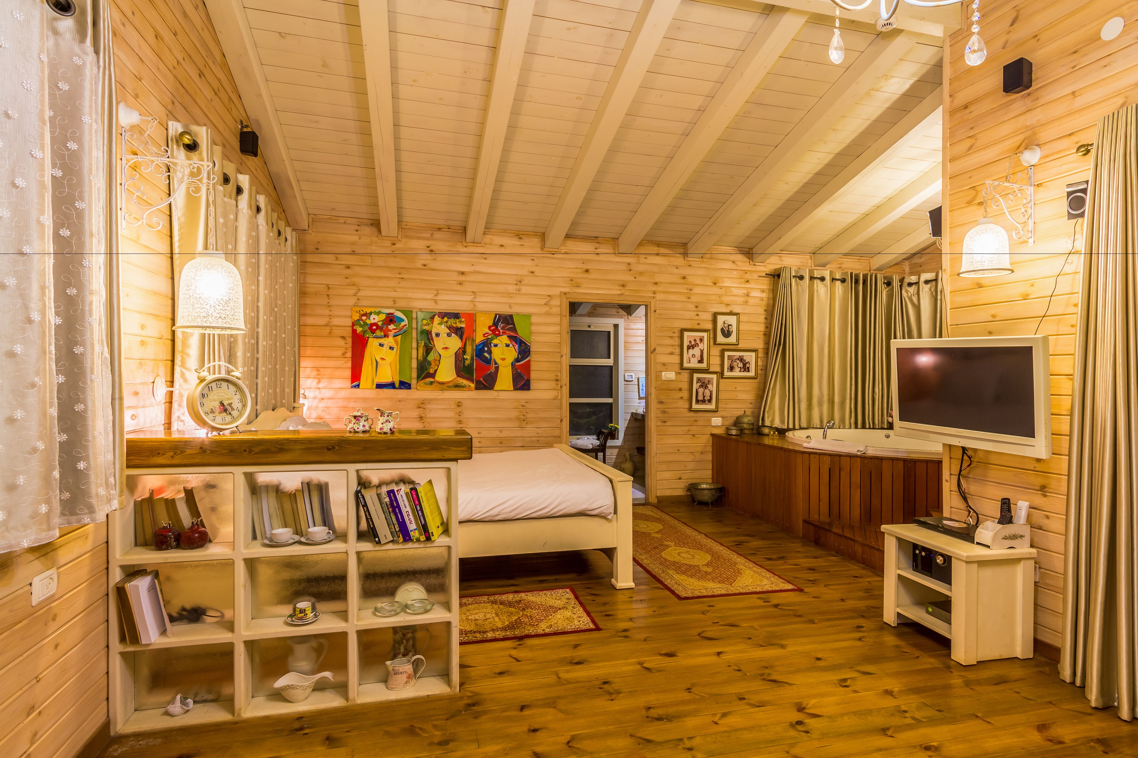 Individually decorated, individually furnished, desk, soundproofing