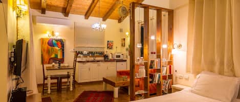 Suite, Jetted Tub (Noa)