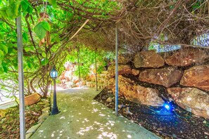 Property entrance - Betzel Haella (Mevoot HaHermon)