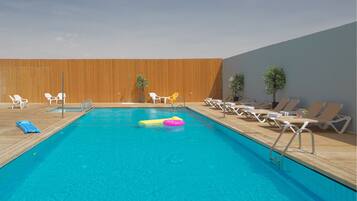 Piscine extérieure (ouverte en saison)